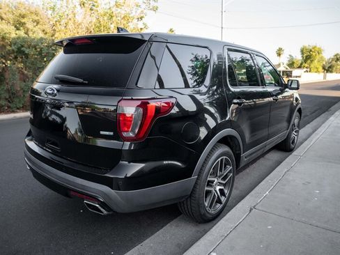 Used 2017 Ford Explorer Sport w/ Equipment Group 401A AWD/4WD image 5