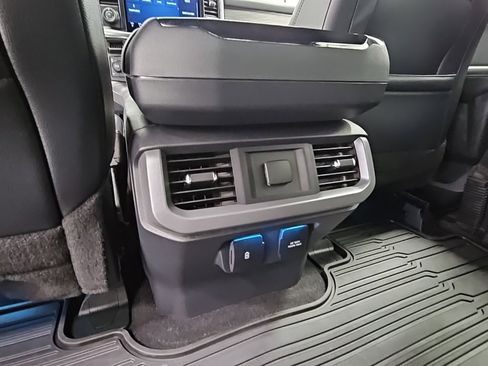 Used 2024 Ford F150 Lariat image 34