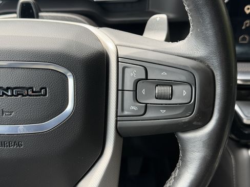 Used 2025 GMC Sierra 1500 Denali AWD/4WD image 39