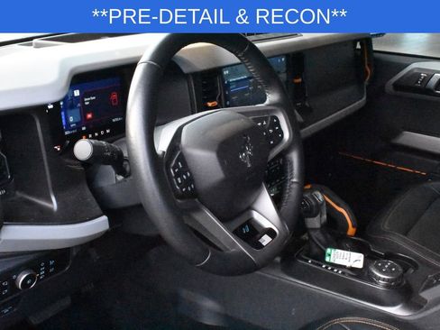 Used 2023 Ford Bronco Badlands image 10