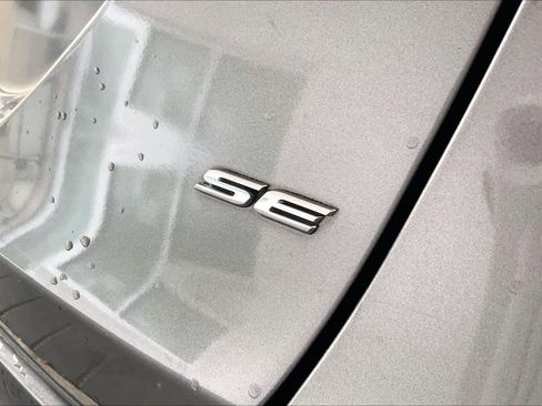 Used 2014 Ford Fusion SE FWD image 9