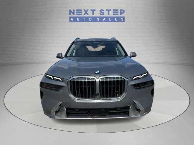 Used 2026 BMW X7 xDrive40i AWD/4WD image 2