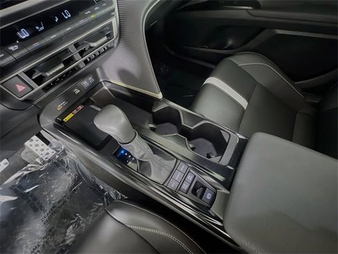 Used 2025 Toyota Camry LE image 24