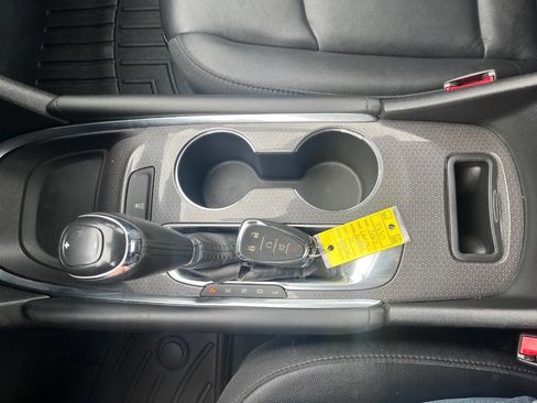 Used 2017 Chevrolet Malibu LT w/ Leather Package image 22