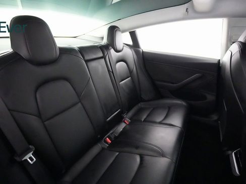 Used 2019 Tesla Model 3 Standard Range Plus image 9