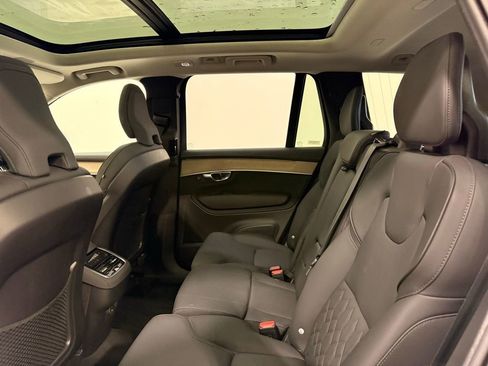 Used 2025 Volvo XC90 B6 Plus image 21