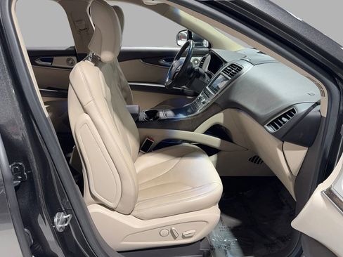 Used 2017 Lincoln MKX Reserve w/ Luxury Package image 19