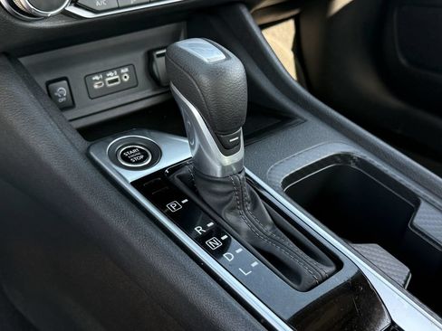 Used 2025 Nissan Sentra SV FWD image 19