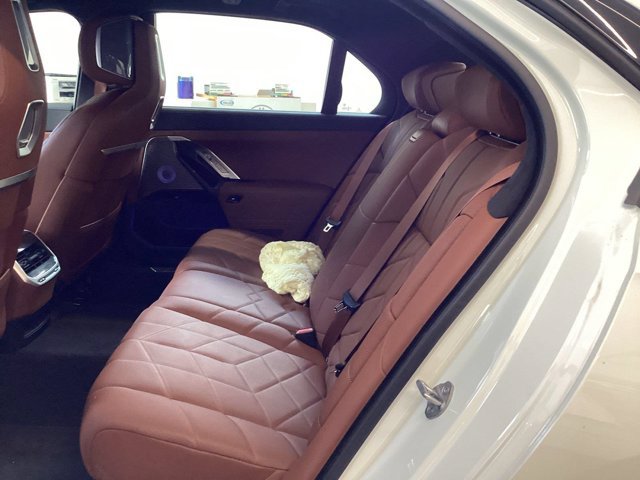 Used 2024 BMW 760i xDrive w/ Executive Package AWD/4WD image 13