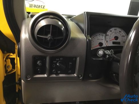 Used 2003 HUMMER H2 w/ Preferred Equipment Group image 20