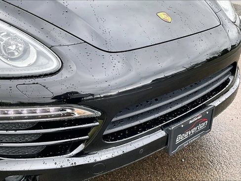 Used 2014 Porsche Cayenne Platinum Edition image 32