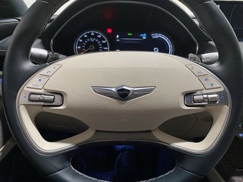 Used 2024 Genesis G80 image 36