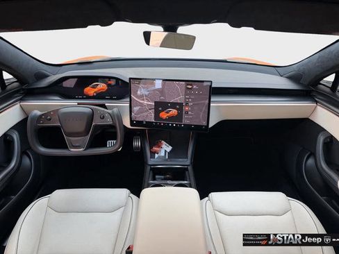 Used 2022 Tesla Model S Plaid image 11