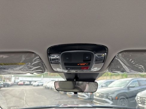 New 2026 Hyundai Tucson SE image 18