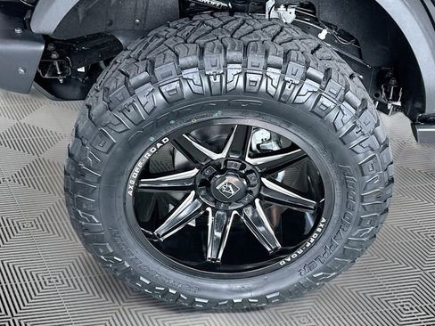 Used 2025 Ford Bronco Badlands image 27