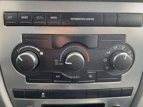 Used 2005 Jeep Grand Cherokee Laredo image 16