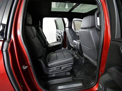 Used 2023 Chevrolet Suburban RST w/ Luxury Package image 24