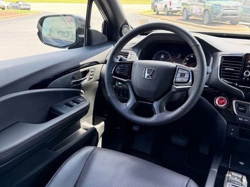 Used 2024 Honda Ridgeline Black Edition image 10