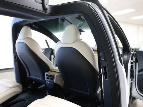 Used 2020 Tesla Model X Long Range image 38