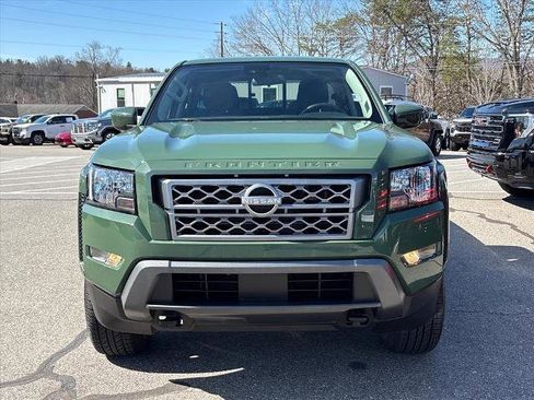 Used 2022 Nissan Frontier SV image 3