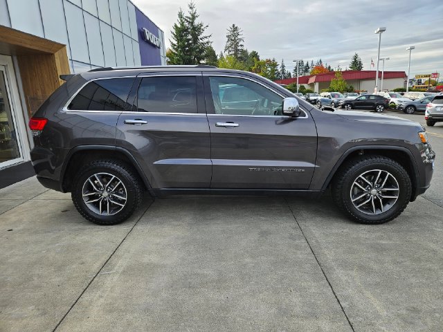 Used 2017 Jeep Grand Cherokee Limited AWD/4WD image 4