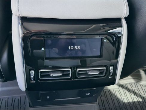 Certified 2025 Lincoln Aviator Reserve RWD image 26