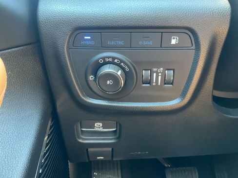 Used 2024 Jeep Grand Cherokee Summit w/ Advanced Protech Group IV AWD/4WD image 24