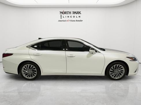 Used 2025 Lexus ES 350 Ultra Luxury w/ Accessory Package (Z2) FWD image 12