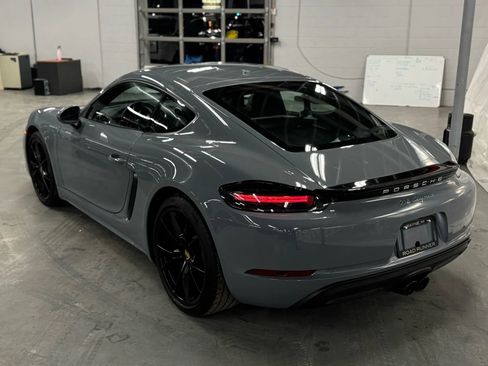 Used 2024 Porsche 718 Cayman w/ Premium Package image 17