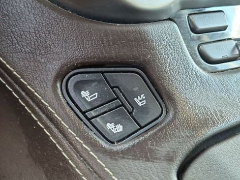 Used 2015 Chevrolet Suburban LTZ AWD/4WD image 15