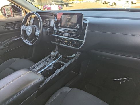 Certified 2024 Nissan Pathfinder SV image 13