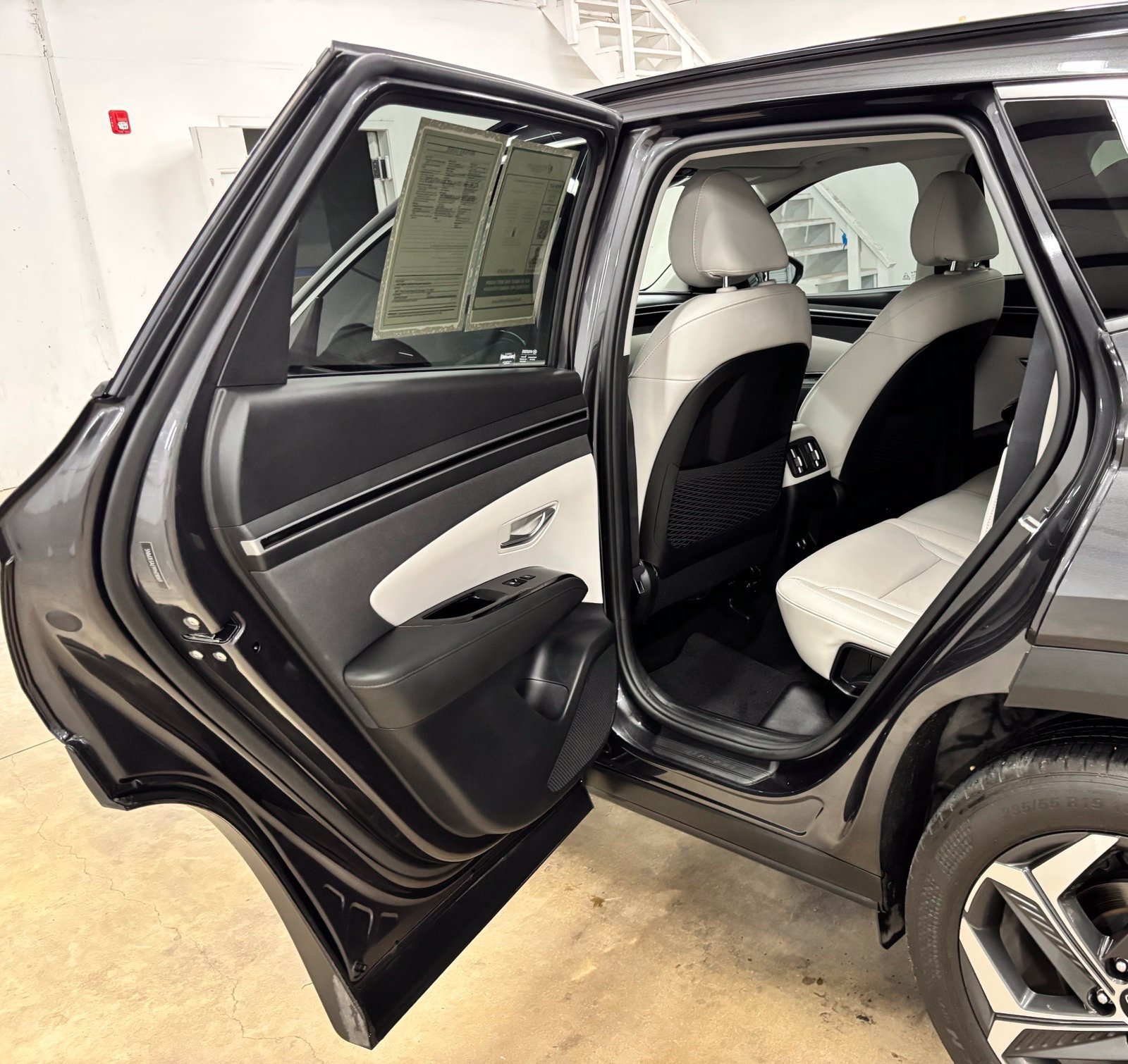 Certified 2023 Hyundai Tucson Limited FWD image 23