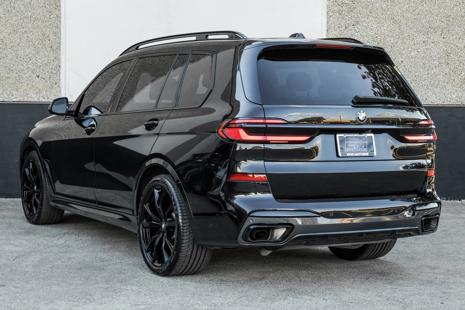 Used 2024 BMW X7 xDrive40i w/ M Sport Package AWD/4WD image 10