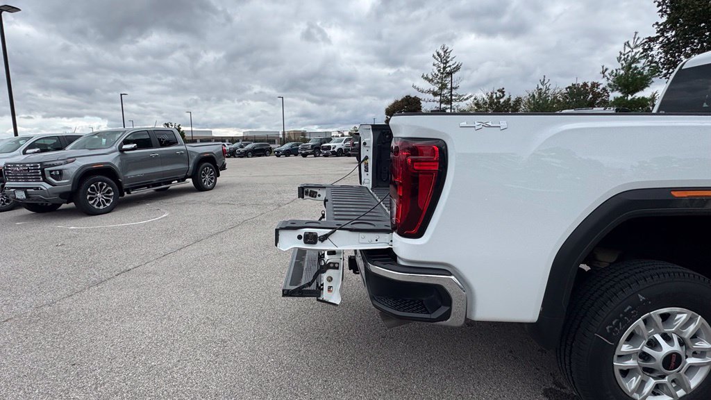 Used 2024 GMC Sierra 2500 SLE w/ SLE Convenience Package AWD/4WD image 10