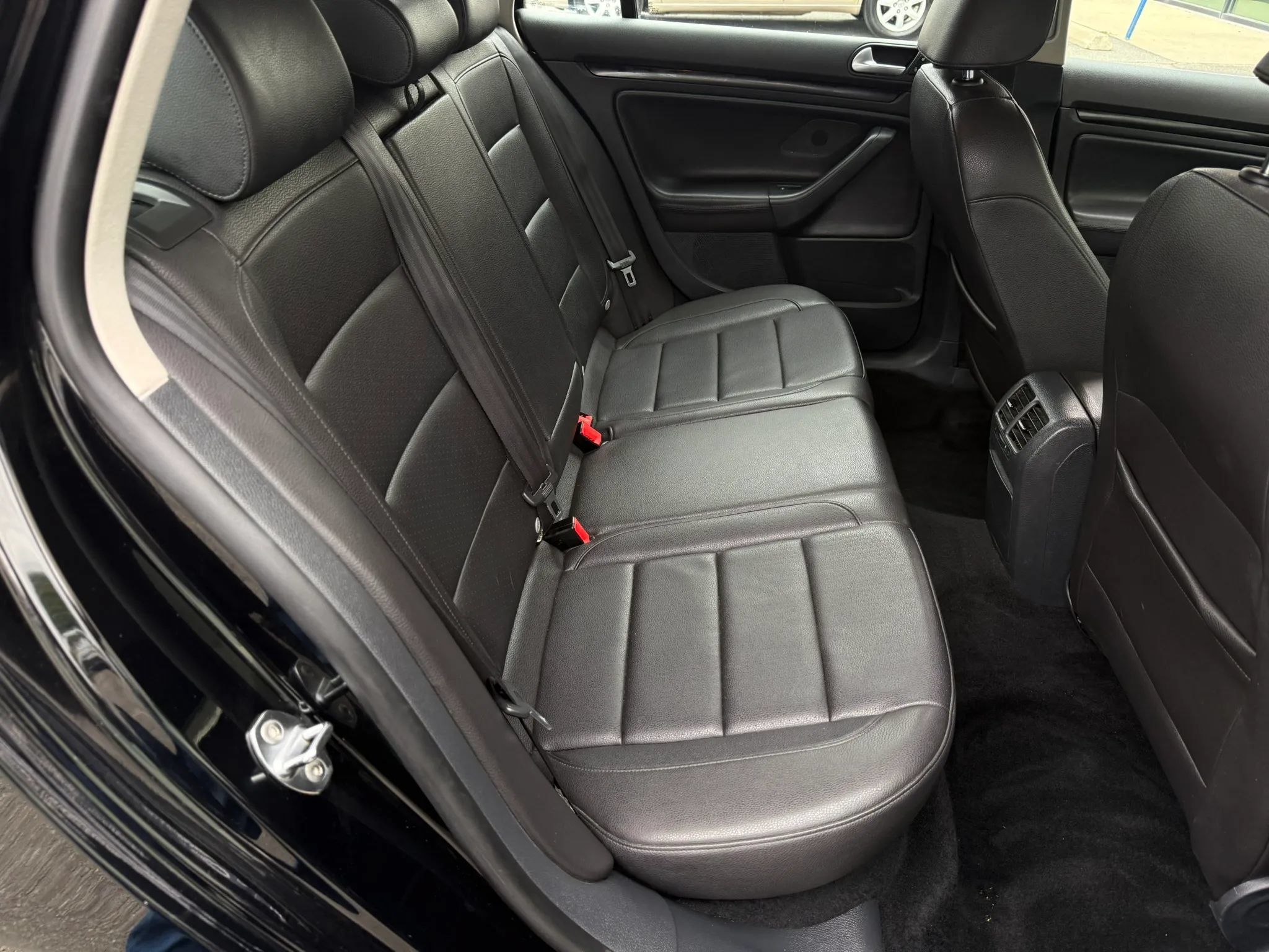 Used 2013 Volkswagen Jetta TDI FWD image 25