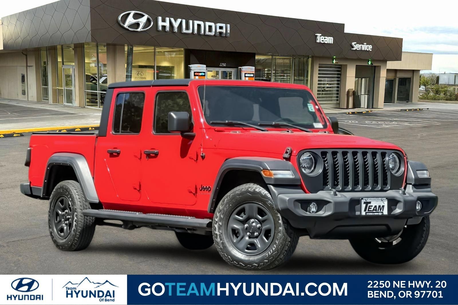 Used 2021 Jeep Gladiator Sport w/ Trailer Tow Package AWD/4WD image 1