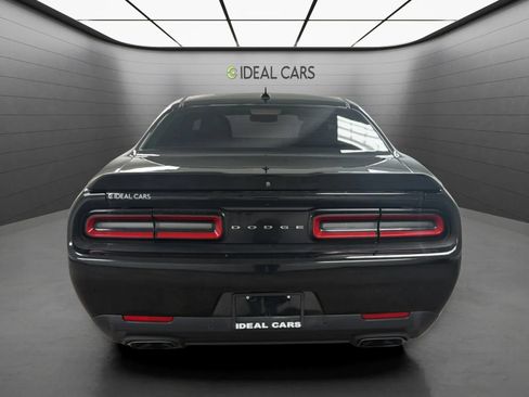 Used 2019 Dodge Challenger R/T RWD image 6