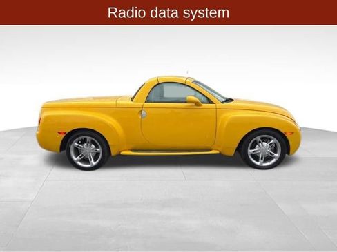 Used 2005 Chevrolet SSR w/ Preferred Equipment Group image 8
