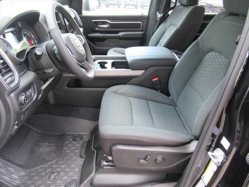 New 2026 RAM 1500 Big Horn AWD/4WD image 17