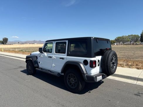Used 2025 Jeep Wrangler Unlimited Sport AWD/4WD image 6