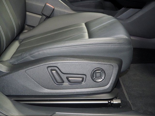 Used 2023 Audi Q4 e-tron Premium Plus w/ Premium Plus RWD image 58