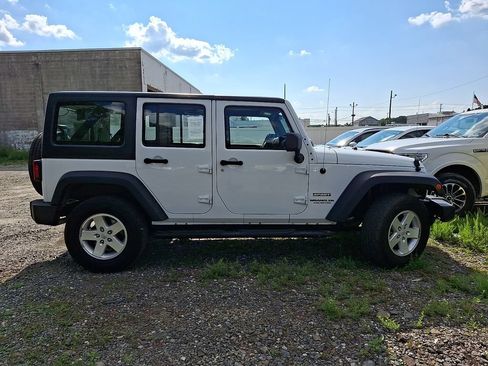 Used 2013 Jeep Wrangler Unlimited Sport w/ Connectivity Group AWD/4WD image 3