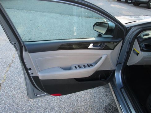 Used 2017 Hyundai Sonata Limited w/ Ultimate Package 04 image 15