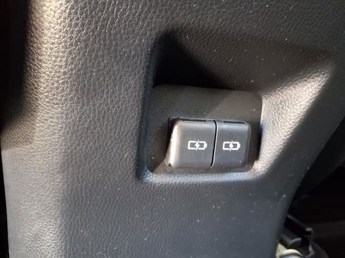 Used 2022 Toyota RAV4 XLE w/ Convenience Package image 27