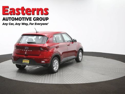 Used 2025 Hyundai Venue SE FWD image 38