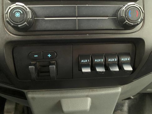 Used 2015 Ford F250 XL w/ Power Equipment Group image 19