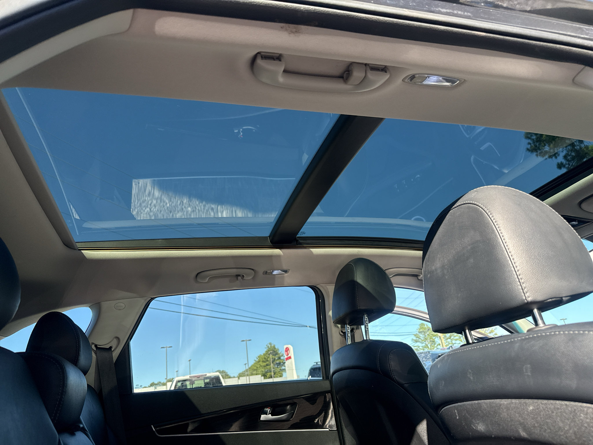 Used 2020 Kia Sorento EX FWD image 18