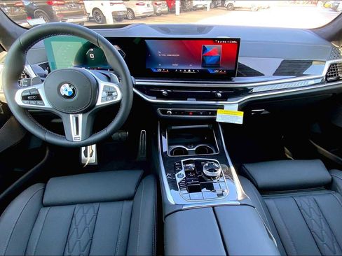 New 2026 BMW X7 M60i image 5