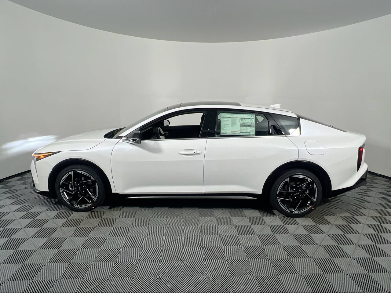 New 2026 Kia K4 GT-Line w/ GT-Line Sunroof Package FWD image 8