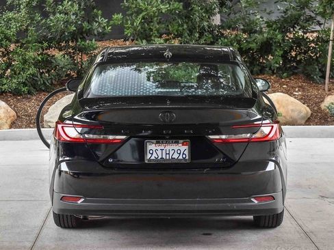 Used 2025 Toyota Camry Hybrid image 5